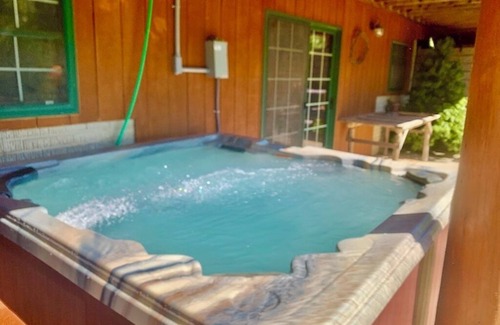 Dorchester Cabin | Hunters Hollow Lodge W/Outdoor Hot Tub & New Swimming Pool