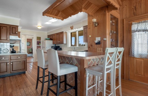 Cape Charles House | Huntington Farm - Pristine Historical Home Overlooking Cherrystone Creek!