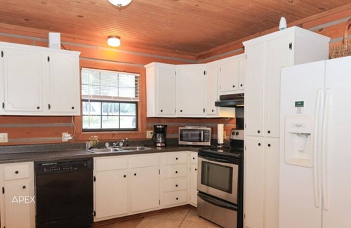 Oxford House | Hurricane Hideaway - Cabin 6