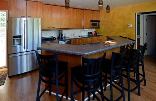 Maynardville House | Hurricane Hideaway