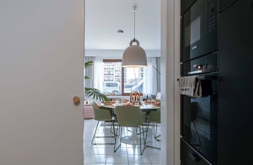 Heist Apartment | Huswell - Boulevard apartment near the beach