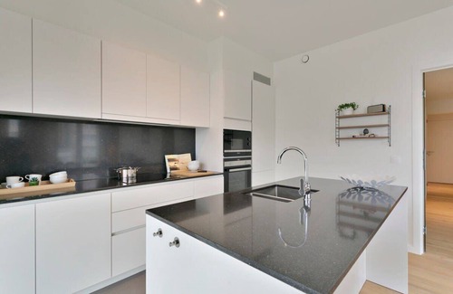 Ostend Apartment | Huswell - Bright, modern apartment with terrace ne