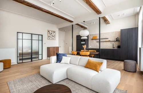 Kunstenkwartier Apartment | Huswell - Posh apartment with city view