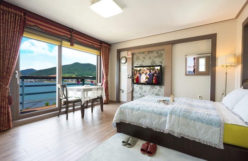 Yongnam-myeon House | Hyacinth Pension