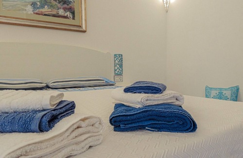 Orosei Bed & Breakfast | Hyacinth Room