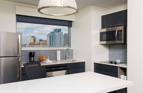 Red River Cultural District Hotel | Hyatt House Austin/Downtown