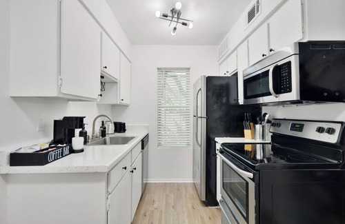 Hyde Park Apartment | Hyde Park Gem–Modern Studio Near UT & Downtown