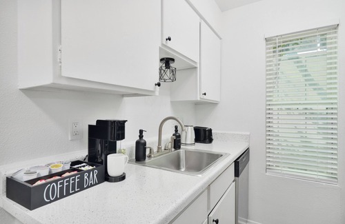 Hyde Park Apartment | Hyde Park Gem–Modern Studio Near UT & Downtown