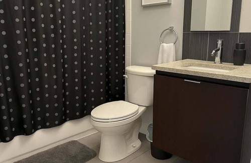 East Hyde Park Apartment | Hyde Park Haven | 2BR Retreat