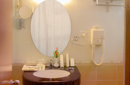 Malleshwaram Hotel | Hyde Park Orchards