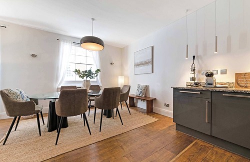 Royal Borough of Kensington and Chelsea House | Hyde Park Townhouse (THP510)