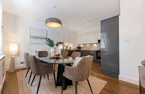 Royal Borough of Kensington and Chelsea House | Hyde Park Townhouse (THP510)