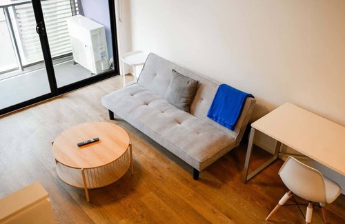 Parkville Apartment | Hyde - Perfect Two-Level Parkville Apt w parking!