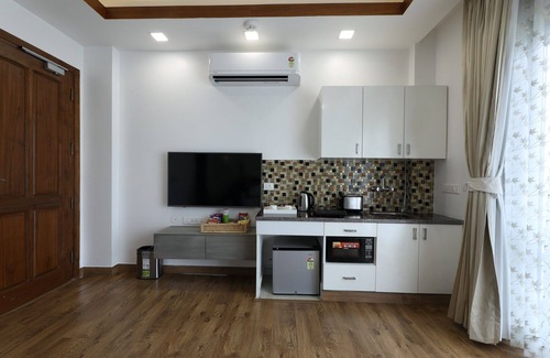 Gurugram Apartment | HYDEWEST Rose King Gold Grande Studio Luxury Serviced Residences Apartment