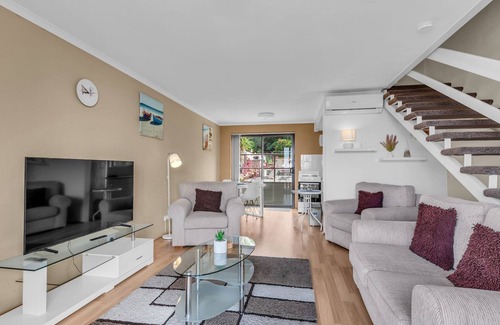 Merimbula Apartment | Hydra 8- breathtaking water views