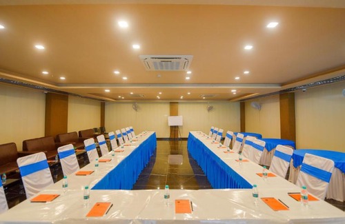 Gomti Nagar Hotel | Hyfa Continental
