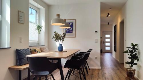 Hoffenheim Apartment | Hygge Home - mit Garten und Stellplatz für Feriengäste-, Monteure/Netflix/10 min. zur Sinsheim Therme und zur Autobahn