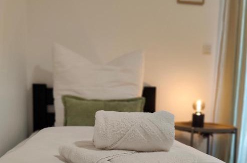 Hoffenheim Apartment | Hygge Home - mit Garten und Stellplatz für Feriengäste-, Monteure/Netflix/10 min. zur Sinsheim Therme und zur Autobahn