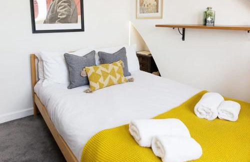 Kegworth House | Hygge House Cosy 3 Bedroom 2 Bathroom Townhouse