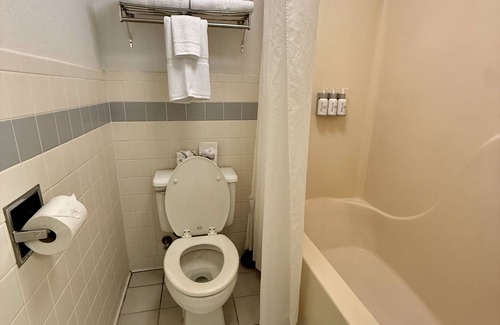 Elk Horn Hotel | Hygge Inn & Suites