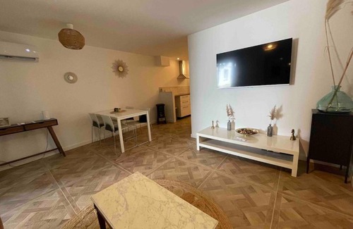 Chateauvert Apartment | Hyper center - Avec exterieur