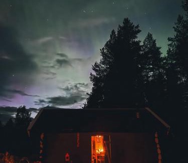 Ljordal Apartment | Hytte anno 1721 uten internett, strøm, vann - men med rødmalt utedo