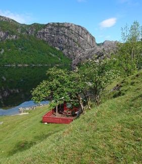 Forsand Cabin | Hytte ved Preikestolen