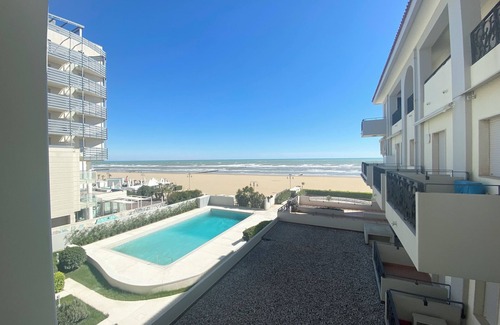 Jesolo Apartment | I Bagni - Seafront with Pool - Piazza Marconi - 5 Beds - Jesolo Lido - Venice