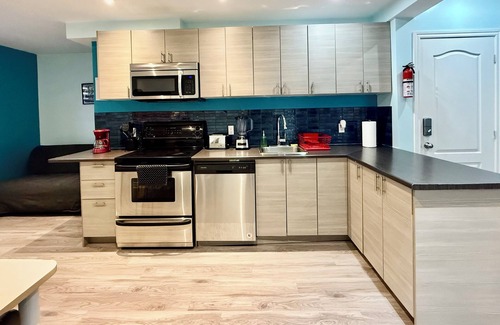 Longueuil House | I-Cosy & Bright Apartment near Old Port Montreal/South Shore