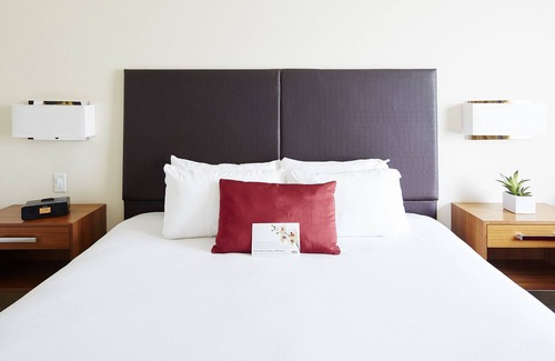 Champaign Hotel | I Hotel And Illinois Conference Center
