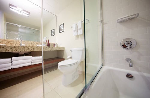 Champaign Hotel | I Hotel And Illinois Conference Center