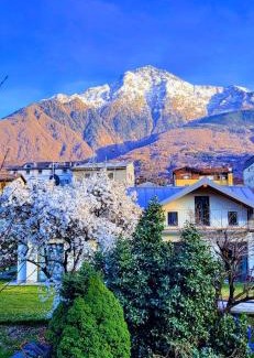 Colico Piano House | I LAGHEE casette BREVA e TIVANO -garden-parking-Lake view - Bike friendly holiday house