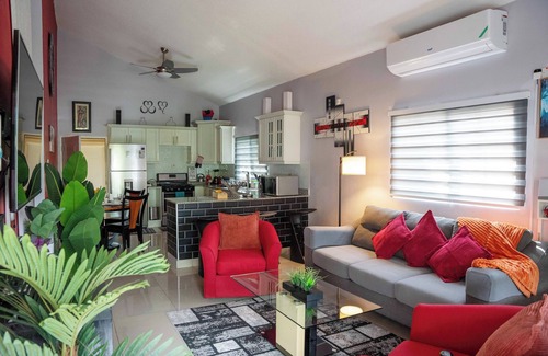Kingston House | I Love The Oasis @ Caymanas Country Club