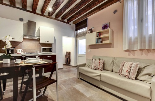 Cannaregio Apartment | I Quattro Mori by Wonderful Italy