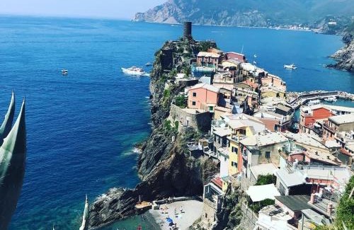 Vernazza House | I TRE GRAPPOLI
