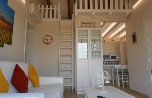 Citta Sant'Angelo House | I Tre Laghi Sant'Andrea Cottage - Sleeps 8 in winter and 10 in summer