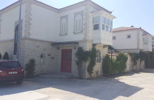 Sifne Mahallesi Villa | İzmir Çeşme'de özel havuzlu lüks tatik villası