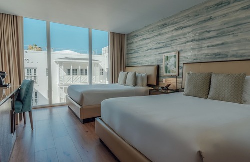City Center Hotel | Iberostar Waves Miami Beach