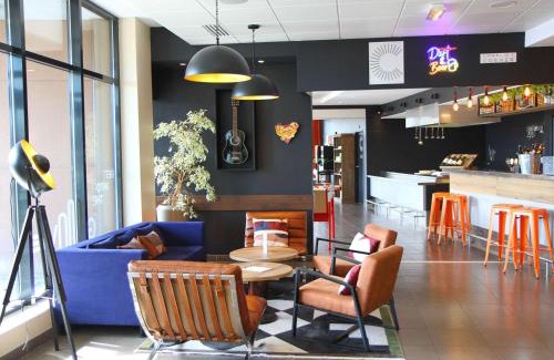Beauvais Hotel | ibis Beauvais Aéroport