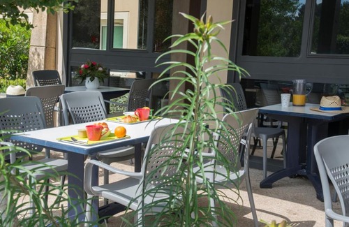 Meyreuil Hotel | IBIS Budget Aix en Provence Est Le Canet