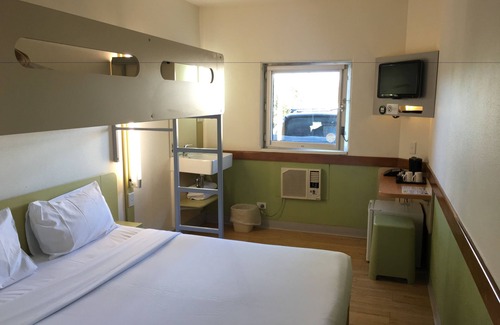 Campbelltown Hotel | ibis Budget Campbelltown