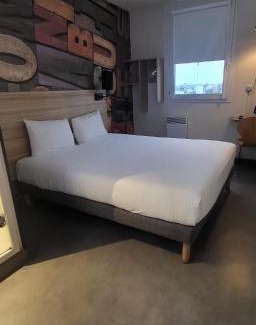 Quartier de la Chapelle Hotel | Ibis Budget Paris porte de la Chapelle - Aréna