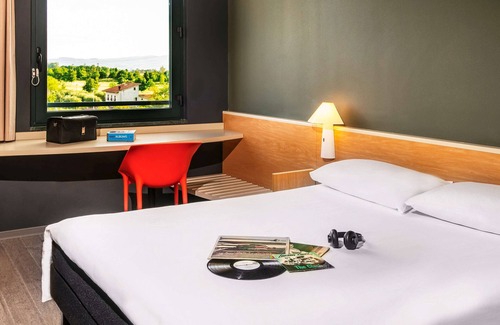 Campi Bisenzio Hotel | ibis Firenze Prato Est