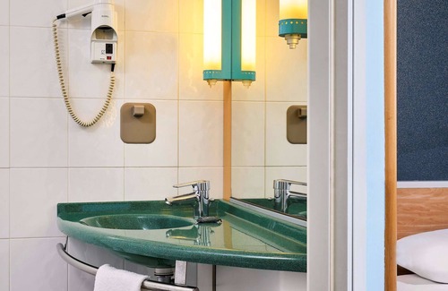 Campi Bisenzio Hotel | ibis Firenze Prato Est