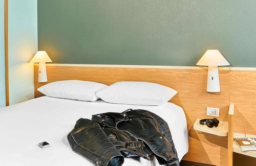 Campi Bisenzio Hotel | ibis Firenze Prato Est