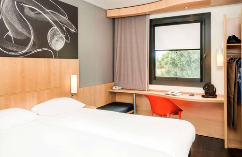 Montceau-les-Mines Hotel | Ibis Montceau Les Mines