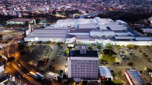 Canelas Hotel | ibis Montes Claros Shopping