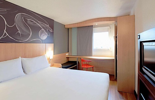 Costieres Hotel | ibis Nîmes Ouest - A9