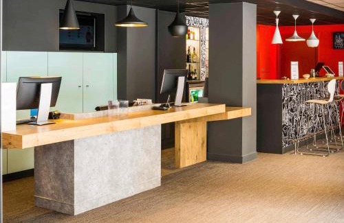 Suresnes Hotel | ibis Paris Pont de Suresnes Longchamp