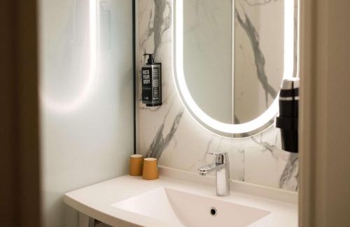 Caen City Centre Hotel | IBIS Port de plaisance